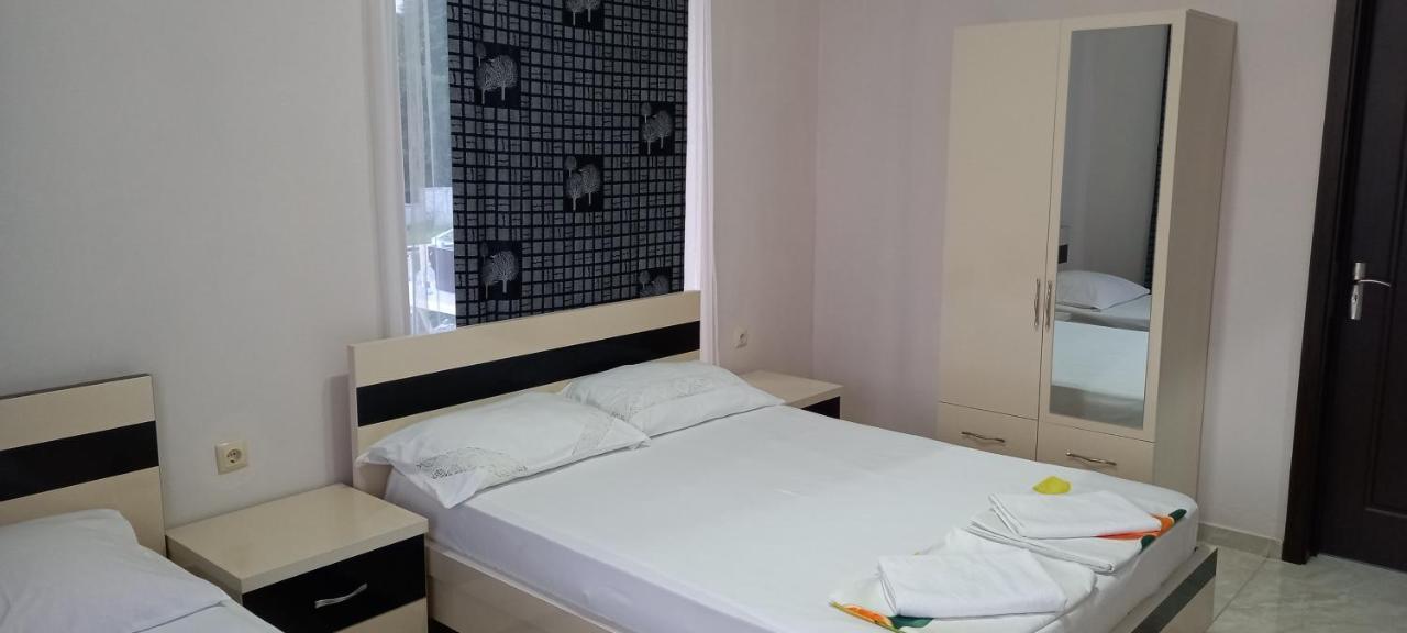 Guest House Marineza Gonio Buitenkant foto