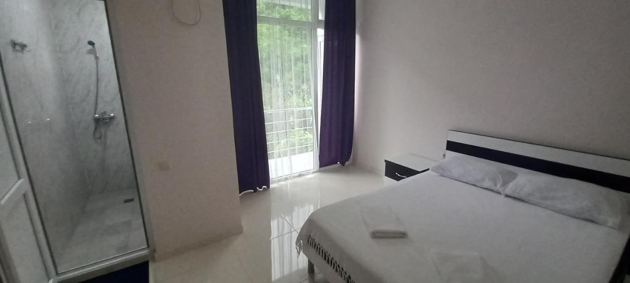 Guest House Marineza Gonio Buitenkant foto