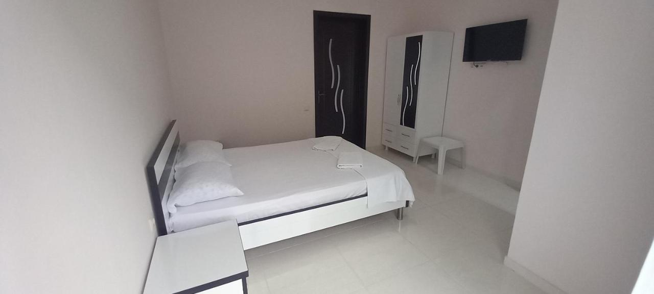 Guest House Marineza Gonio Buitenkant foto