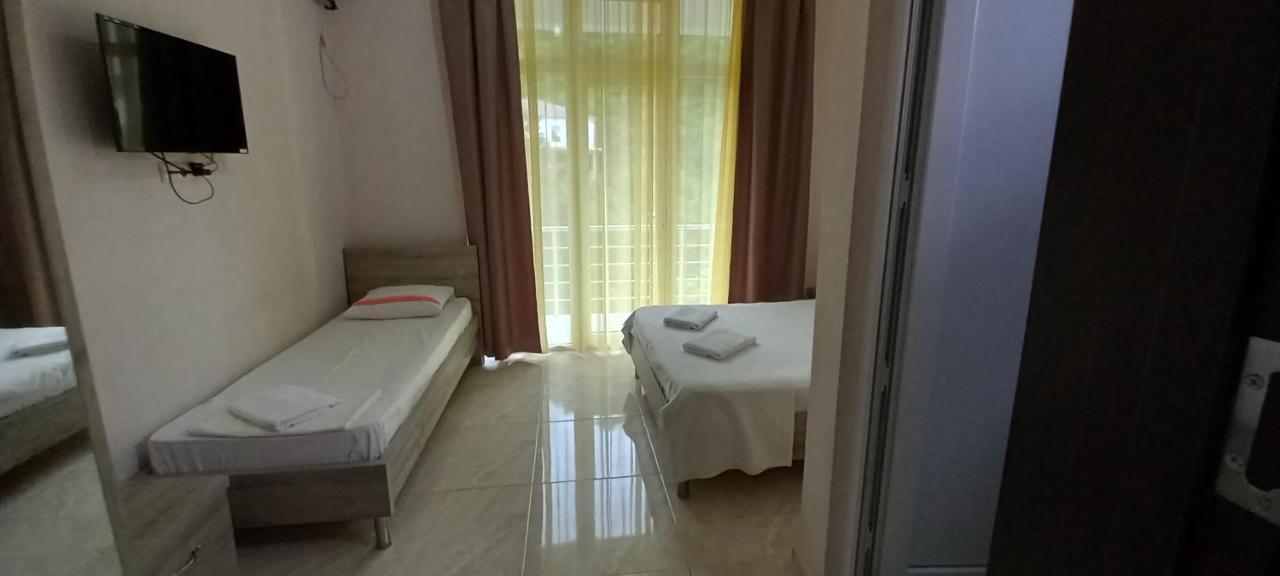Guest House Marineza Gonio Buitenkant foto